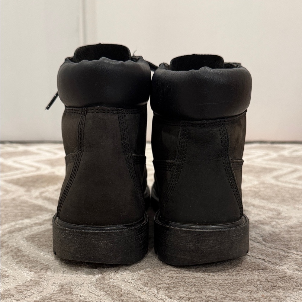 Timberland 6” Classic Waterproof Black Boots/Big Boys/ Size 6 - Picture 3 of 12